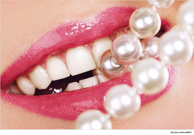 Professional-Makeup-Whitening-Teeth