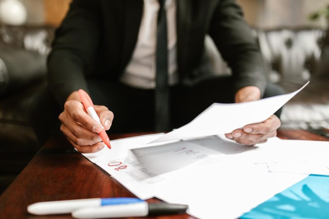 Diploma in Banking and Finance Prepares